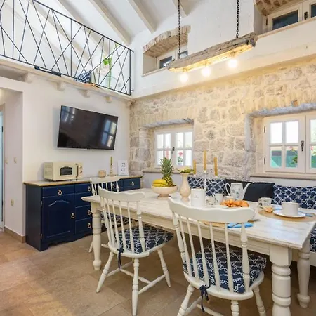 ヴィラ Mendula -orebic By Guide オレビック