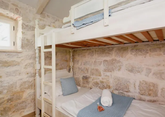 Mendula -orebic By Guide * أوروبيتش